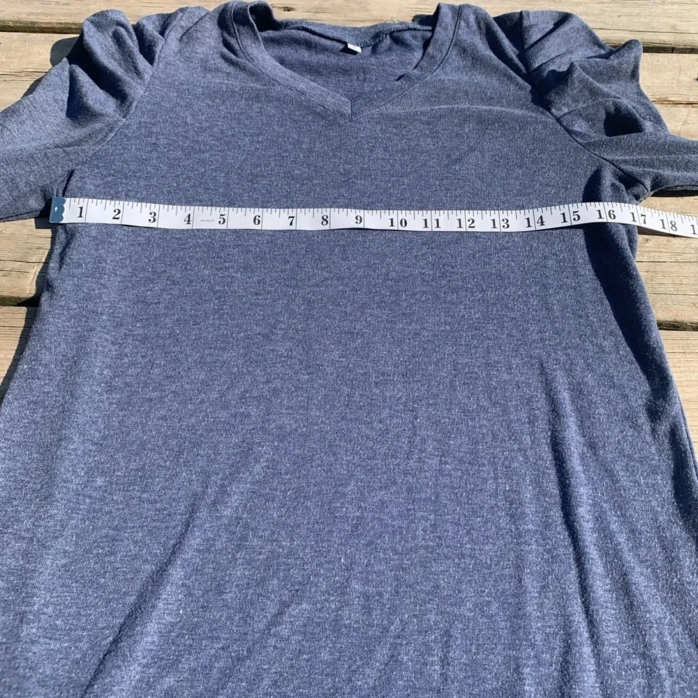 💜 Blue Heathered V-Neck Top with Puffed Shoulders - Size S - Picture 5 of 6